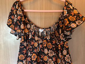 Black Floral Off-Shoulder Flared Top 🌸