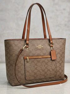 Coach Signature Tote Bag