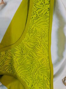 🇳🇿💫🎀Lime Green Lace Thong Panty