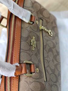 LATEST COACH SPEEDY SHOULDER SLING WITHOUT BOX