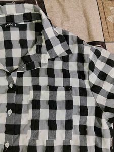 Checked Button-Up Short Sleeve Shirt