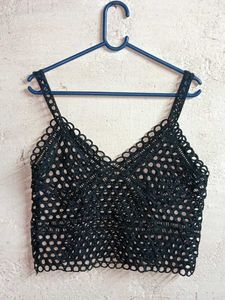 Trendy See-through Lace Crop Top Black 🖤