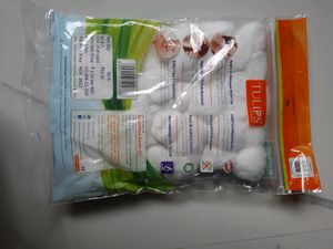 50 Cotton Balls