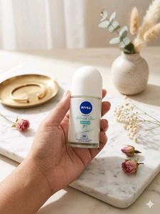Nivea Natural Glow Sensitive Roll-On
