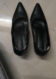 Classic Black Pointed Toe Heels