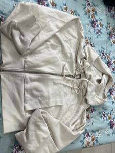 Cozy Beige Hoodie with Zipper