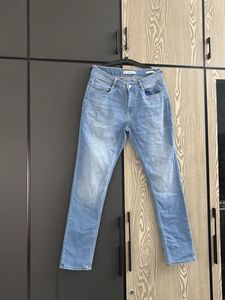 Light Wash Straight Leg Jeans