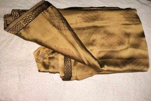 Elegant Silk Saree with Intricate Border