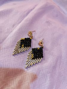 Elegant Black &amp; Gold Dangle Earrings