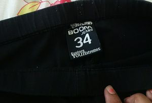 3/4th Elastic Fit Jeggings With Embroidery At End