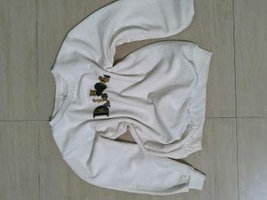 White Textured Graphic Sweatshirt
