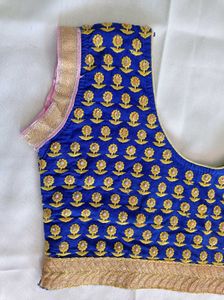 Blouse With laces