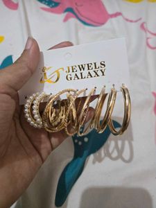Jewels Galaxy Hoop Earring Set