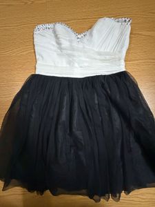 Chic Black &amp; White Strapless Party Dress