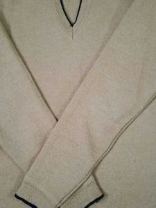 P 8- V Neck Sweater