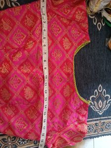 Vibrant Pink &amp; Gold Brocade Blouse ( boat neck des