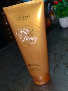 ORIFLAME Milk And Honey Gold Sugar Scrub