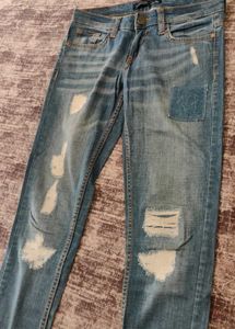 Blue fitted denim jeans