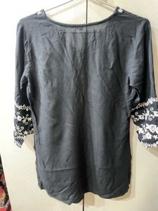 Elegant Black Embroidered Kurta