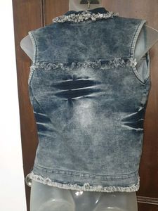brand new👌Trendy Distressed Denim Vest free size