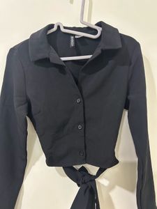 H&amp;M Black Tie-Back Cut-Out Cropped Shirt