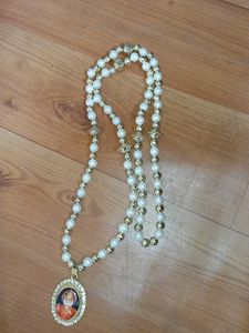 Pearl and Gold Tone Necklace