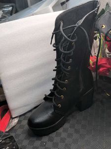 CHINRAAG Women's Chunky Block-Heeled Boots