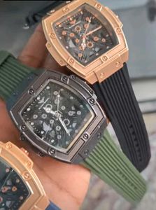 Luxury Silicone Strap Analog Watch