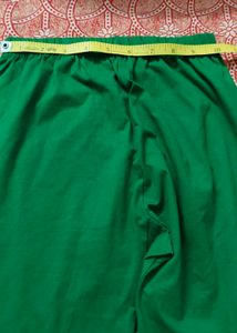 Vibrant Green leggings with T shirt