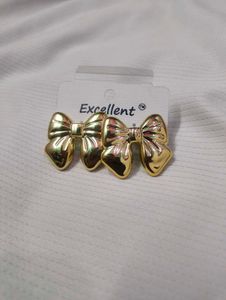 Ribbed Cut-out Dress with bow golden earings