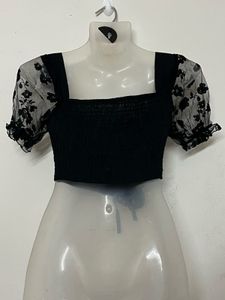 Pintresty Black Lace Puff Sleeve Crop Top
