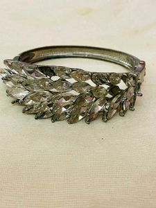 Sparkling Crystal Leaf Bangle