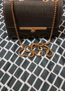 Chic Grey Chain Crossbody Bag