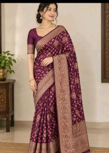 Elegant Purple Silk Saree with Intricate Weave