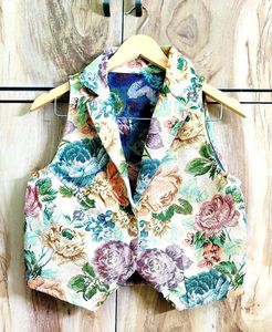 Tapestry type waistcoat Size-34