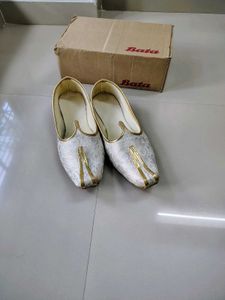 Ethnic Silver Juttis