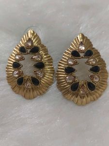 Elegant Gold Tone Teardrop Earrings