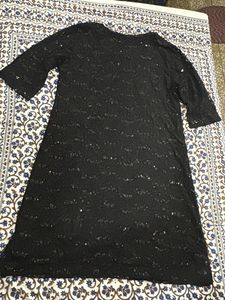 DISCOUNT..!!Black Sequined Lace Tunic Top