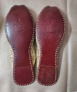SET OF 2 JUTTIS
