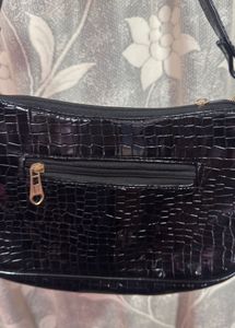 Chic Black Croc Embossed Shoulder Bag
