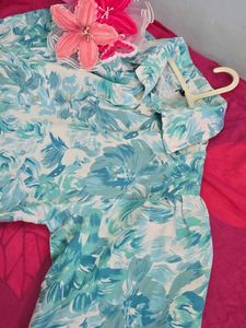Lowest Prices_Blue Floral Button-Up Shirt