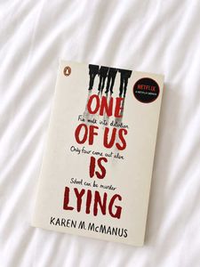 One Of Us Is Lying - Karen M. McManus