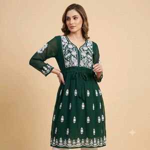 Elegant Green Embroidered Kurta