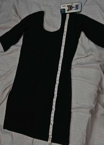 Elegant Black Kurta with Detailed Embroidery