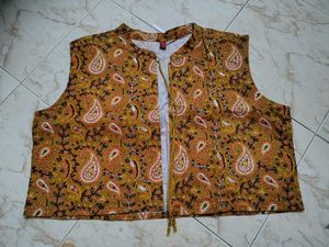 Stylish Paisley Print Sleeveless Vest