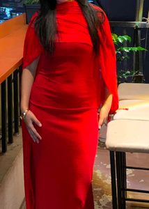 Elegant Red Bodycon with Scarf