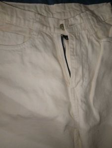Chic White Wide-Leg Jeans