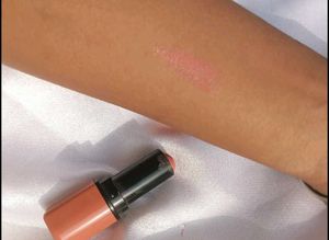 Moisturizing Lipstick - Nude Peach Shade