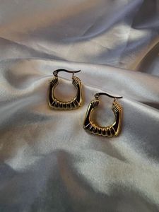 Gold Flower Earrings