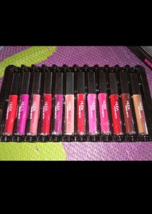 HUDA BEAUTY HD Non Transfer Liquid Lipstick Set